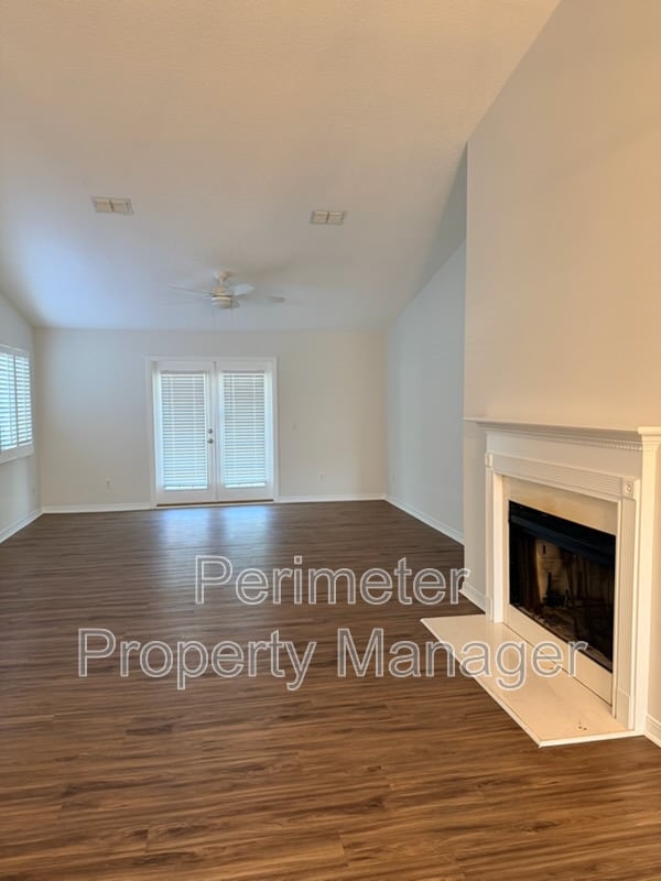 Building Photo - 27 Monterey St