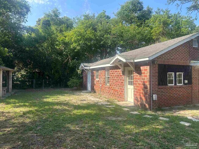 Building Photo - 1414 Wisteria Ave