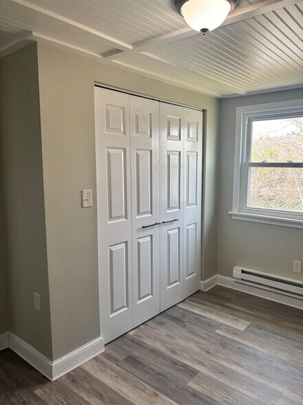 Building Photo - 615 Bean Rd