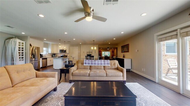 Building Photo - 3011 Larknolls Ln