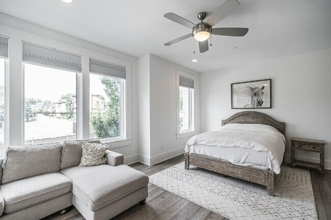 Building Photo - 3BR Germantown Townhome in the Heart of Nashville