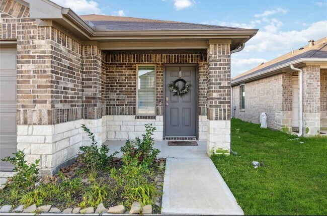 Building Photo - 16684 Lonely Pines Dr