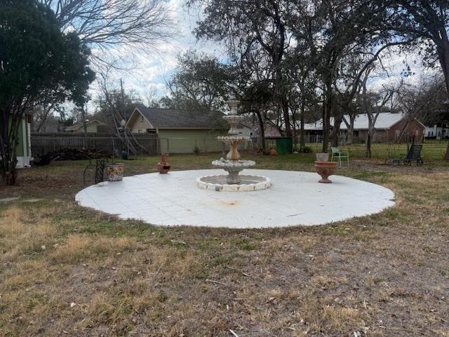 Building Photo - 600 S Pecan Ave