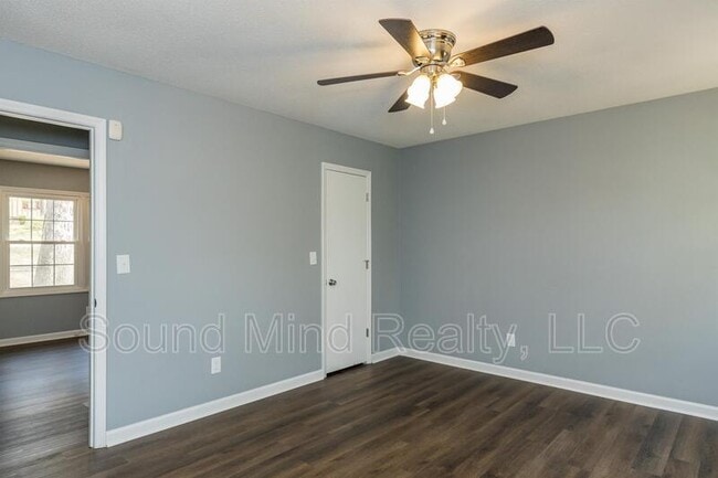 Building Photo - 409 Foxhall Dr