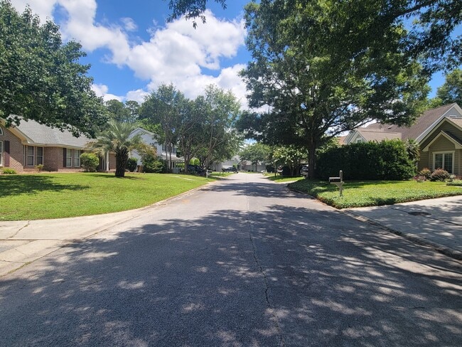 Building Photo - 235 Island Creek Ln