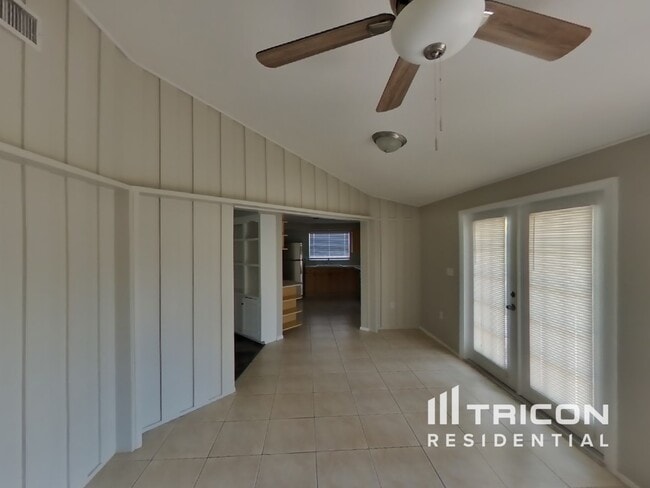 Building Photo - 3036 Regatta Dr