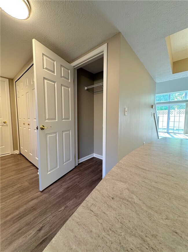 Building Photo - 35 Captains Cove Ln