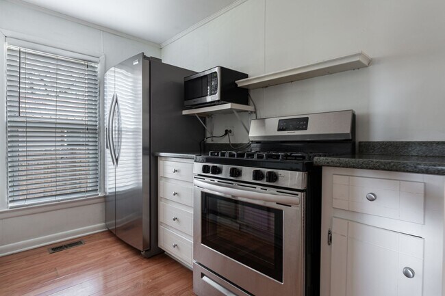 Building Photo - Charming Stone Home