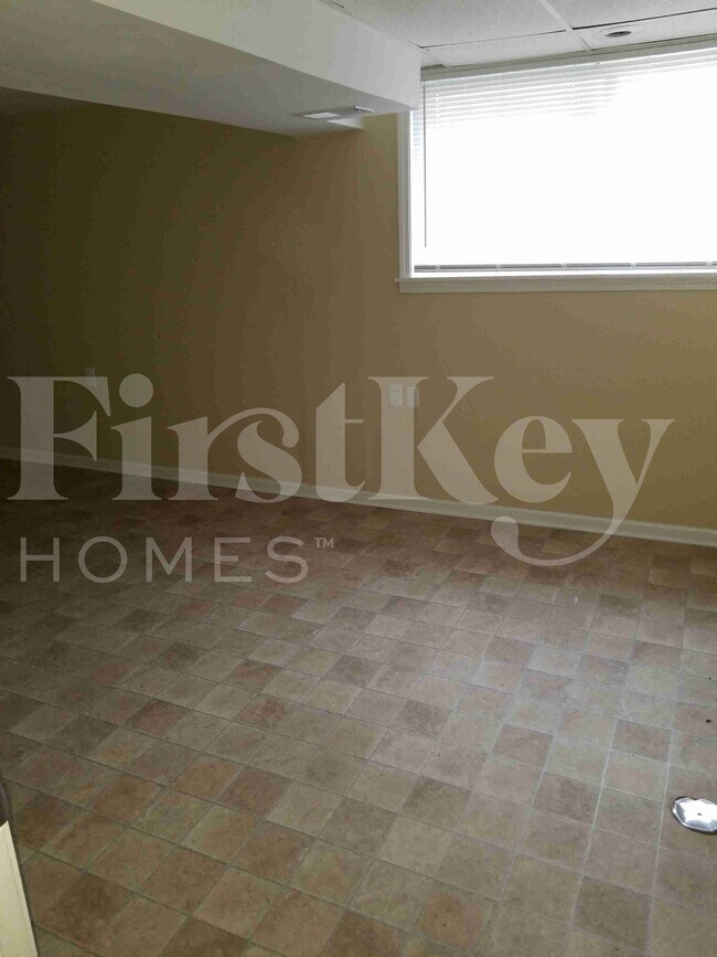 Building Photo - 29 N Walnut Ln