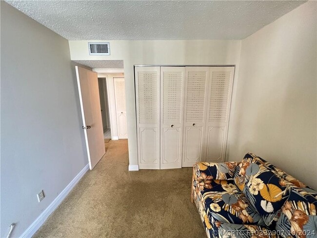 Building Photo - 1440 Brickell Bay Dr