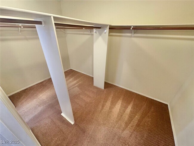 Building Photo - 8240 Tivoli Cove Dr