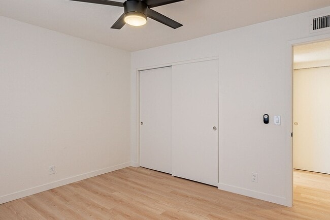Building Photo - 2nd floor unit with all the upgrades!