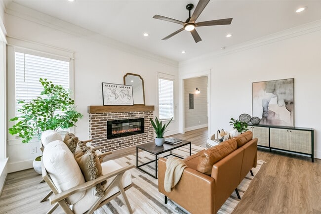 Building Photo - 3007 Avenue Q