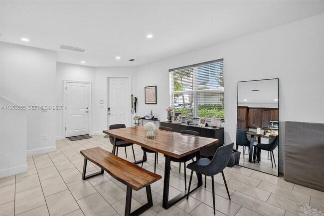 Building Photo - 543 Parsons Wy