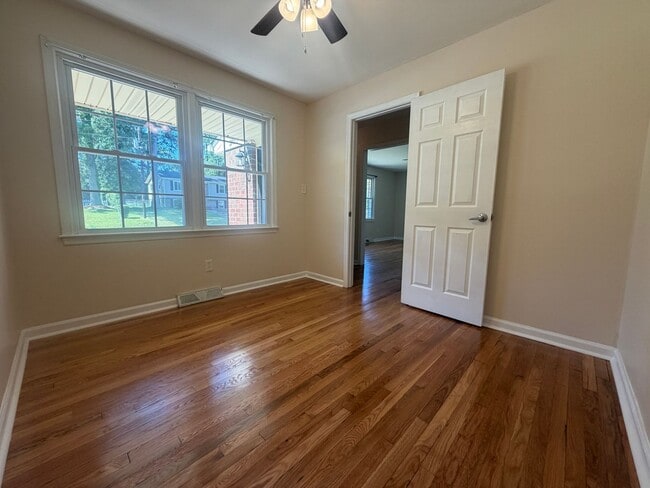 Building Photo - Beautiful Brick Rancher