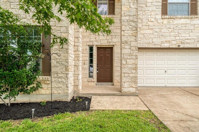 Building Photo - 211 Hanstrom Dr