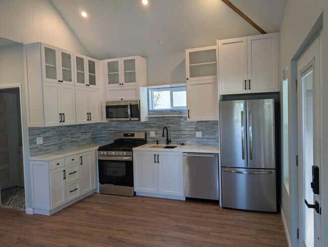 Building Photo - 6717 Rudnick Ave