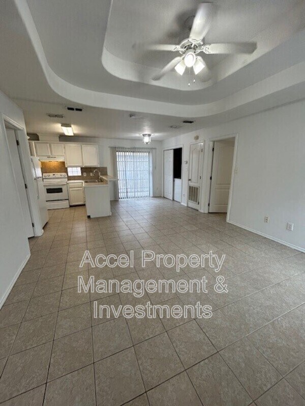 Building Photo - 1004 Fort Hood Ave