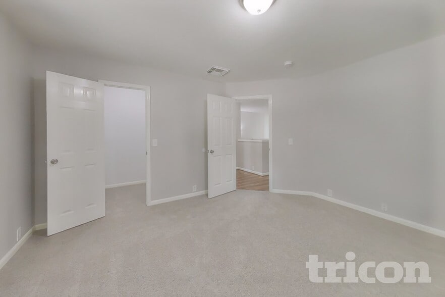 Building Photo - 2744 Woodspring Forest Dr