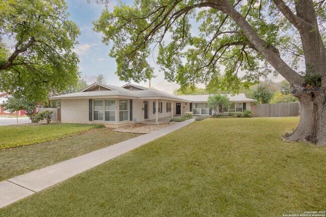 Building Photo - 103 Oakhurst Pl