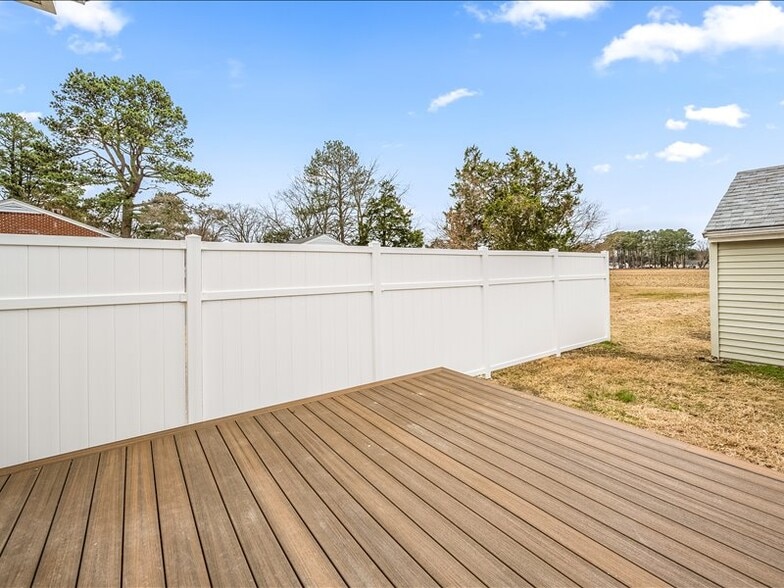 Building Photo - 600 Pacific Ave