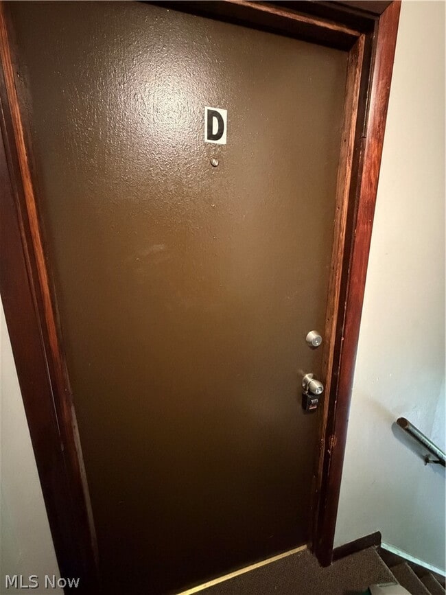 Building Photo - 835 Cook Ave