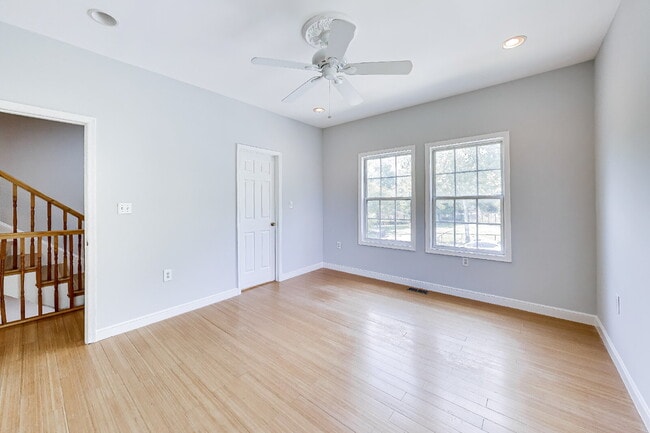 Building Photo - Spacious Deanwood Single-Family Home with Off-Street Parking