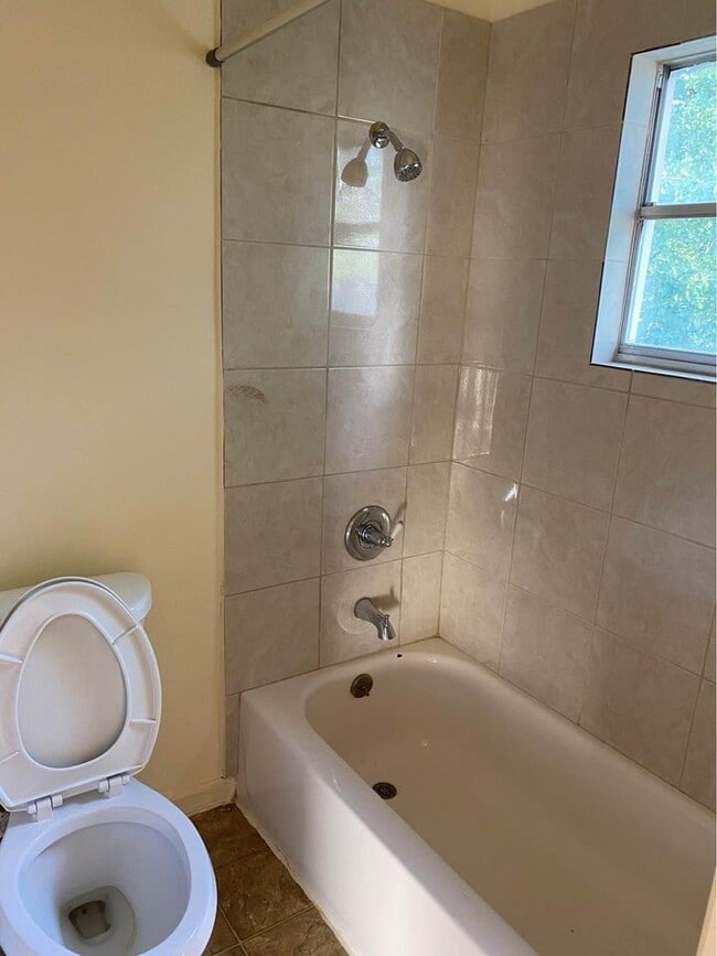 Building Photo - 6406 Schiller St