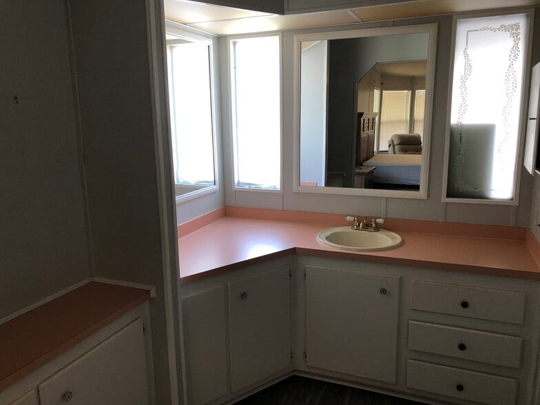 Building Photo - 4728 Belle Grv