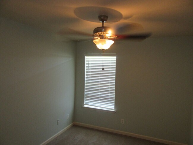 Building Photo - 2413 Astrid Ln