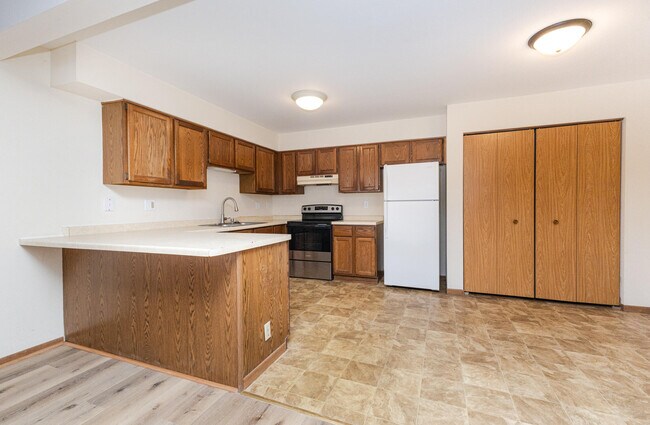 Building Photo - 605 Bakertown Dr