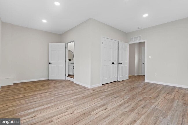 Building Photo - 46520 Rosewood Dr