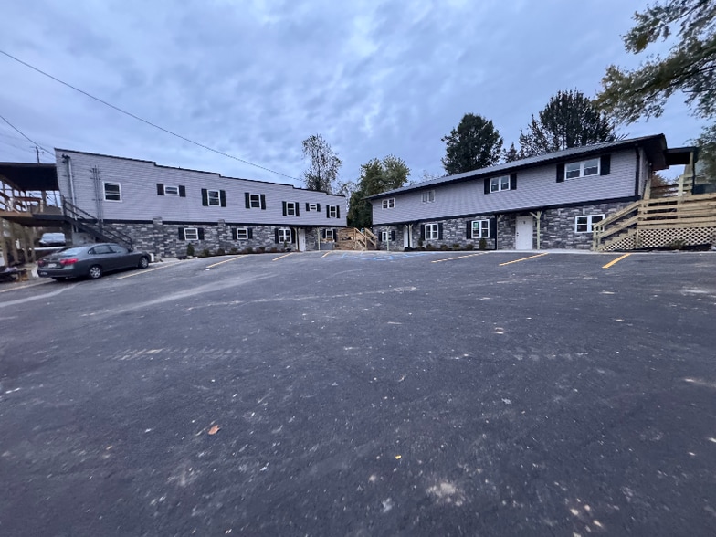 Building Photo - 404 High St