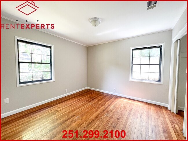 Building Photo - 3015 Farcott St
