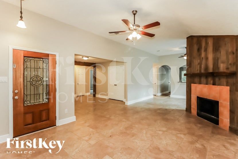 Building Photo - 13029 Victoria Regina Dr