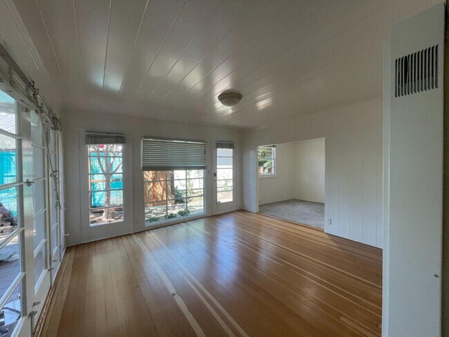 Building Photo - 501 Palmer Ln