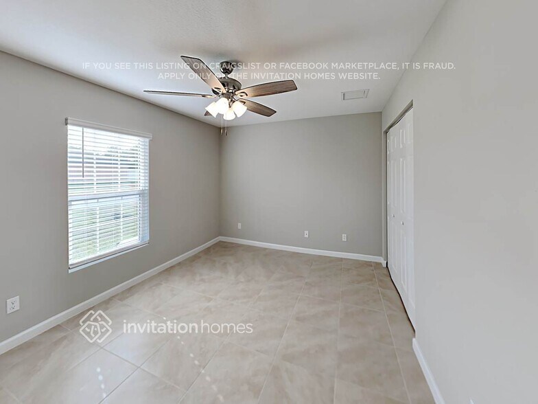 Building Photo - 1909 SW Hampshire Ln