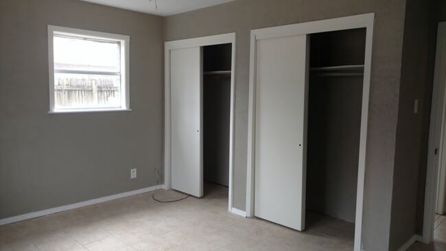 Building Photo - 820 Lamar St