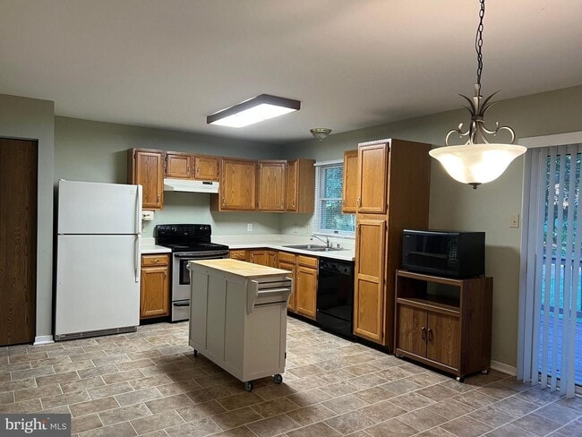 Building Photo - Welcome to Lake of the Woods!  An amazing community!