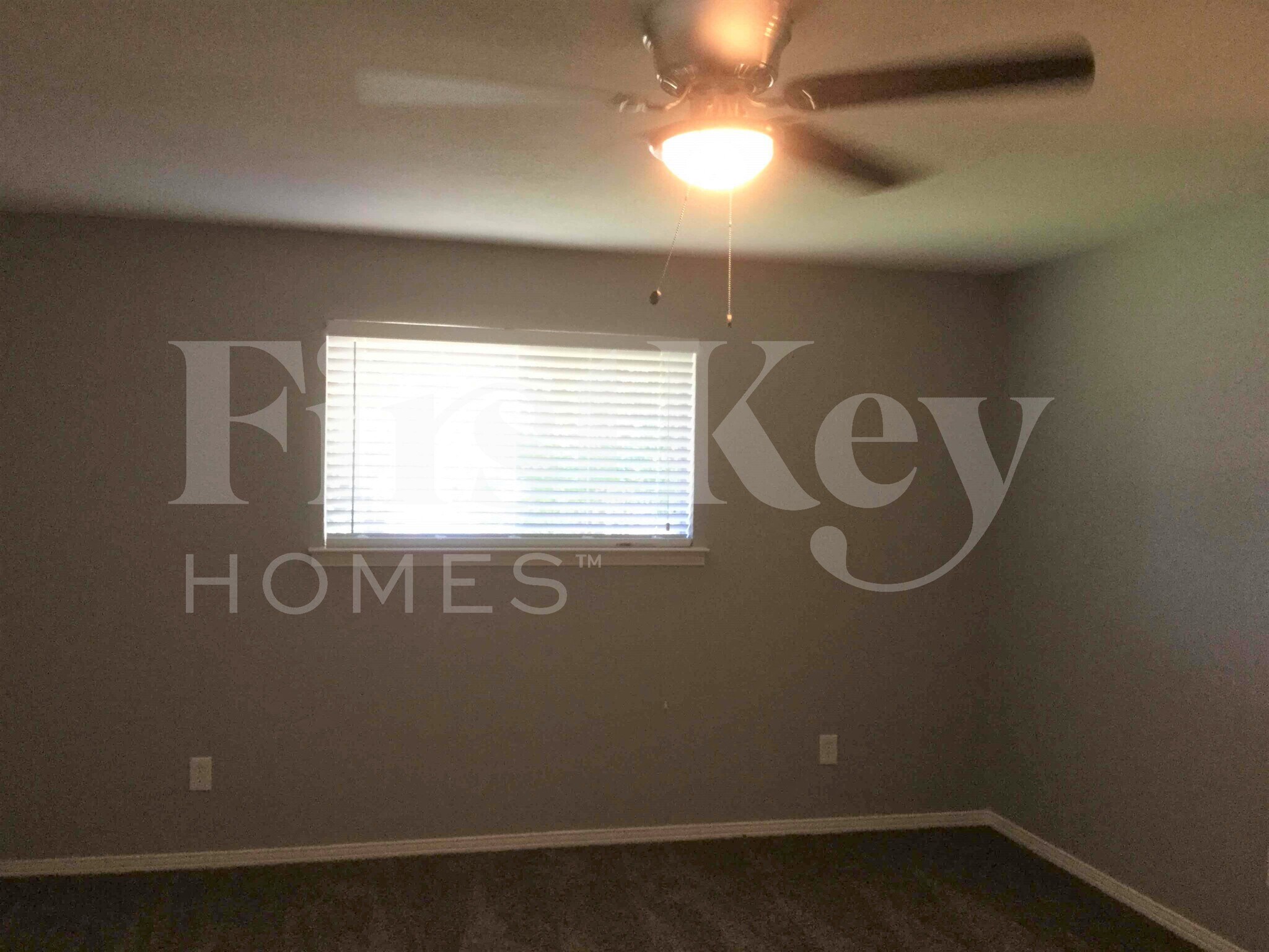 Building Photo - 419 Buckingham Pl