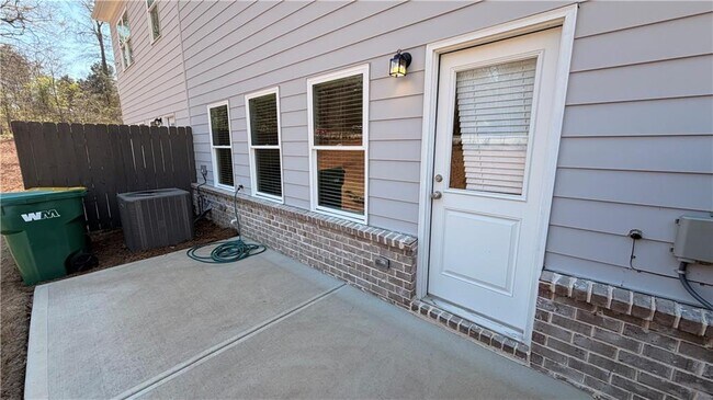 Building Photo - 903 Agate Ln