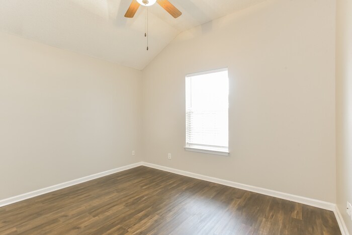 Building Photo - 496 Cedar Park Cir