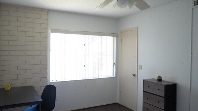 Building Photo - 1700 SW 16th Ct