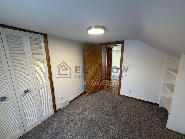 Building Photo - 3681 Prairie St SW