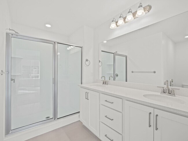 Building Photo - Beautiful 3-bedroom, 2.5-bath townhome