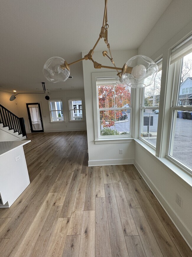 Building Photo - 509 Rosedale Ave