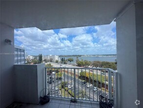 Building Photo - 1200 NE Miami Gardens Dr