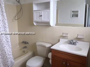 Building Photo - 250 S Shore Dr