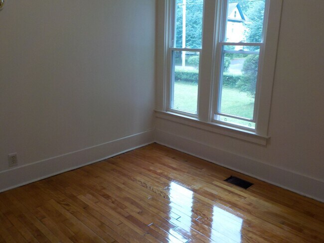 Building Photo - 969 Lancaster Ave