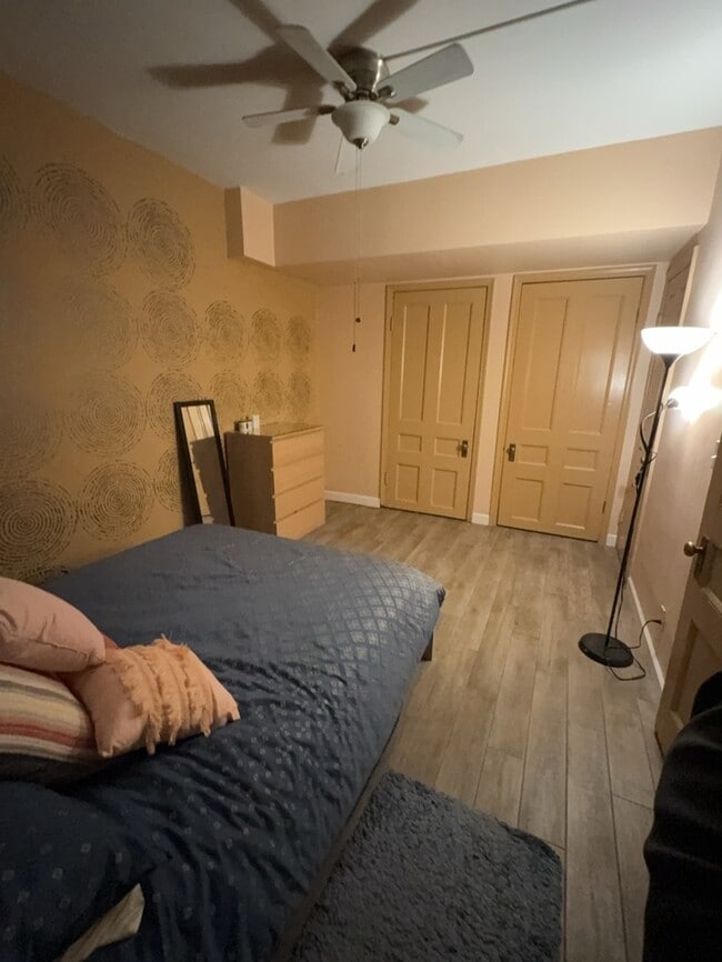 Building Photo - $250 Off Rent!!! Cozy & Spacious 1BR/1BA A...